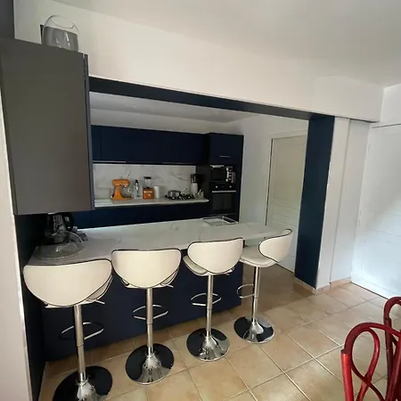Bastide De La Couloubre Homestay *